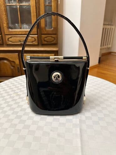 Продается женская сумка!! (Цвет - черная лакированная) at lalafo.kg Продается женская сумка!! (Цвет - черная лакированная)