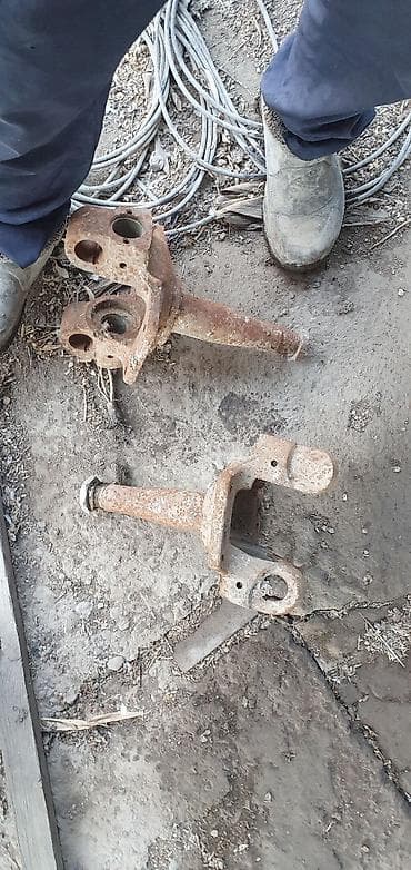 Запчасти на ЗИЛ -Лобовое стекло - Цапфы переднего моста (поворотные at lalafo.kg Запчасти на ЗИЛ -Лобовое стекло - Цапфы переднего моста (поворотные