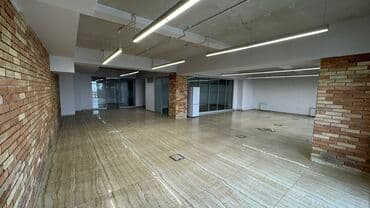 Сдаю Офис, 168 м², В бизнес центре, 1 линия, С отдельной кухней, С отдельным входом at lalafo.kg Сдаю Офис, 168 м², В бизнес центре, 1 линия, С отдельной кухней, С отдельным входом