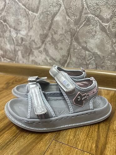 Сандали б/у на девочку в хорошем состоянии, 34 размер, 24 см по at lalafo.kg Сандали б/у на девочку в хорошем состоянии, 34 размер, 24 см по