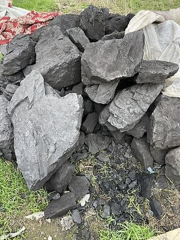 Каменный уголь, фракция крупная (валуны/куски). Подходит для отопления at lalafo.kg Каменный уголь, фракция крупная (валуны/куски). Подходит для отопления