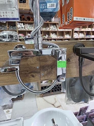 Смеситель для ванны с душевым комплектом - Настенный монтаж at lalafo.kg Смеситель для ванны с душевым комплектом - Настенный монтаж