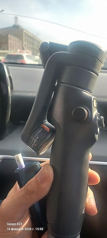 Стабилизатор для смартфона DJI Osmo Mobile (серия OM) - Складная at lalafo.kg Стабилизатор для смартфона DJI Osmo Mobile (серия OM) - Складная