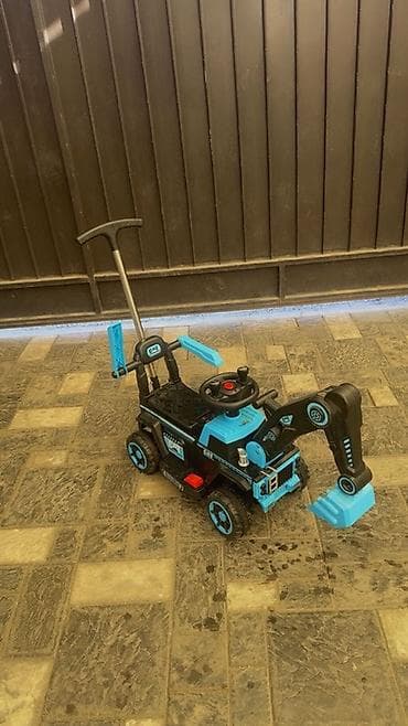 Детский каток-экскаватор-каталка (ride-on) с ручкой-толкателем - at lalafo.kg Детский каток-экскаватор-каталка (ride-on) с ручкой-толкателем -