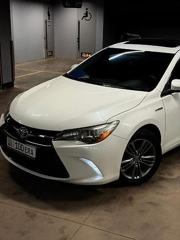 Toyota Camry: 2015 г., 2.5 л, Вариатор, Гибрид, Седан at lalafo.kg Toyota Camry: 2015 г., 2.5 л, Вариатор, Гибрид, Седан