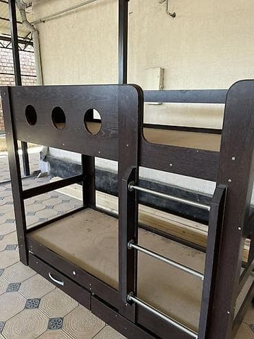 Двухъярусная детская кровать, Б/у, ЛДСП, цвет - Коричневый at lalafo.kg Двухъярусная детская кровать, Б/у, ЛДСП, цвет - Коричневый