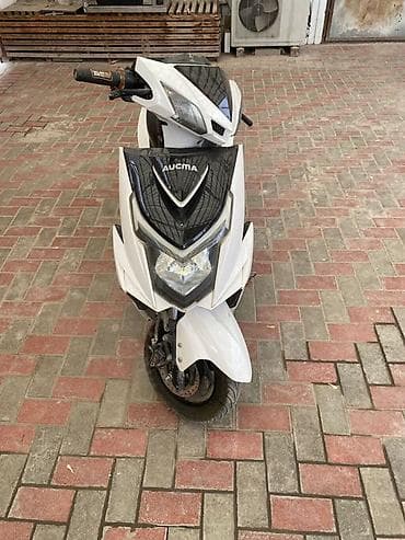 Электроскутер Aucma, белый/черный Характеристики и особенности: - at lalafo.kg Электроскутер Aucma, белый/черный Характеристики и особенности: -