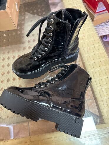Черные ботинки, в отличном состоянии at lalafo.kg Черные ботинки, в отличном состоянии