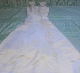 Продаём б/у свадебные платья. Цена договорная at lalafo.kg Продаём б/у свадебные платья. Цена договорная