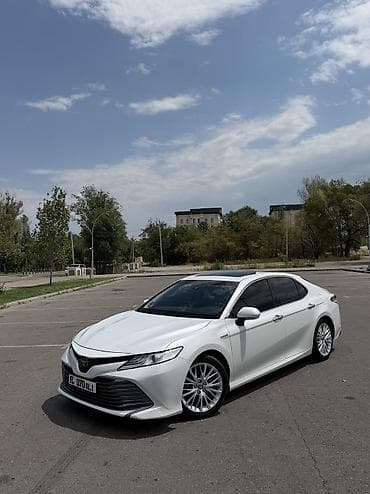 Toyota Camry: 2018 г., 2.5 л, Автомат, Гибрид, Седан at lalafo.kg Toyota Camry: 2018 г., 2.5 л, Автомат, Гибрид, Седан