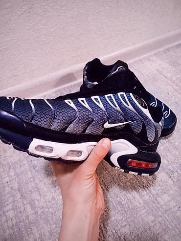 Кроссовки Nike Air Max Plus (TN) - Оригинальный силуэт Air Max Plus с at lalafo.kg — 3 Кроссовки Nike Air Max Plus (TN) - Оригинальный силуэт Air Max Plus с — 3