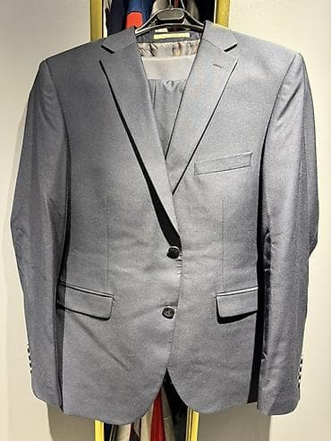 Мужской смокинг Salvarini Gold, модель 1107-5, силуэт Slim Fit at lalafo.kg Мужской смокинг Salvarini Gold, модель 1107-5, силуэт Slim Fit