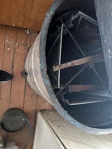 Медогонка радиальная из алюминия. Особенности: - Радиальная корзина at lalafo.kg Медогонка радиальная из алюминия. Особенности: - Радиальная корзина