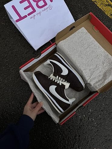 Кроссовки Nike Cortez, цвет Dark Brown/White. Размеры : 40 - Верх at lalafo.kg Кроссовки Nike Cortez, цвет Dark Brown/White. Размеры : 40 - Верх