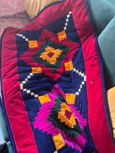 Покрывало для кровати, Б/у, Все сезоны at lalafo.kg Покрывало для кровати, Б/у, Все сезоны