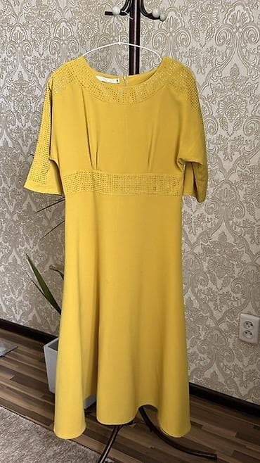 Женское платье миди солнечно‑жёлтого цвета. - Свободный А‑силуэт at lalafo.kg Женское платье миди солнечно‑жёлтого цвета. - Свободный А‑силуэт