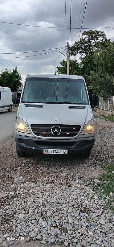 Легкий грузовик, Mercedes-Benz, 2 т, Б/у at lalafo.kg Легкий грузовик, Mercedes-Benz, 2 т, Б/у