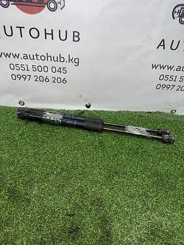 Амортизаторы капота Hyundai, Б/у, Оригинал at lalafo.kg Амортизаторы капота Hyundai, Б/у, Оригинал