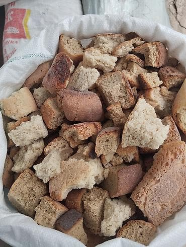 Сухари/кусочки хлеба в мешке. - Разновидность: пшеничный хлеб lalafo.kg да Сухари/кусочки хлеба в мешке. - Разновидность: пшеничный хлеб