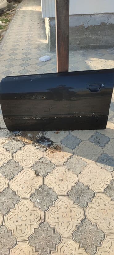 Дверь Передняя левая Audi, Б/у, Оригинал at lalafo.kg Дверь Передняя левая Audi, Б/у, Оригинал