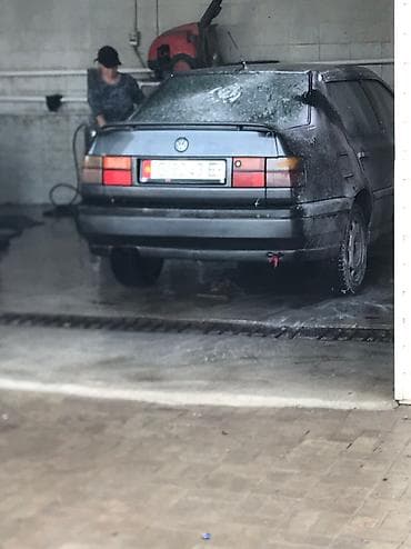 Volkswagen Vento: 1992 г., 2 л, Механика, Бензин, Седан at lalafo.kg Volkswagen Vento: 1992 г., 2 л, Механика, Бензин, Седан