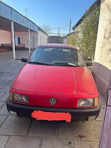 Volkswagen Passat: 1990 г., 1.8 л, Механика, Бензин, Седан at lalafo.kg Volkswagen Passat: 1990 г., 1.8 л, Механика, Бензин, Седан
