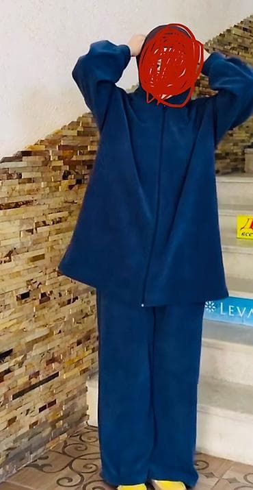 Уютный комплект из флиса, темно‑синего цвета. Состав и ткань: - at lalafo.kg Уютный комплект из флиса, темно‑синего цвета. Состав и ткань: -