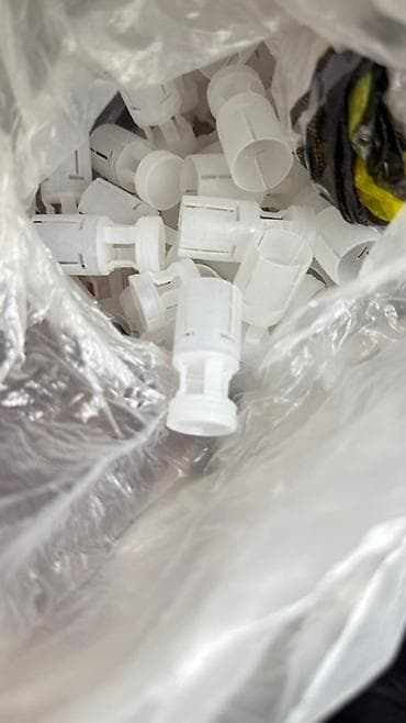 Продаю охотничьи пыжи 12 калибра. Пыж - контейнер пластиковый at lalafo.kg Продаю охотничьи пыжи 12 калибра. Пыж - контейнер пластиковый