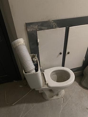 Унитаз Напольный, Б/у, Материал: Фаянс at lalafo.kg Унитаз Напольный, Б/у, Материал: Фаянс