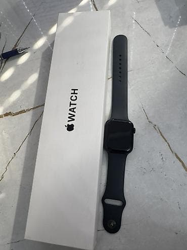 Apple Watch SE 44 Mm с темно-синим оригинальным ремешком - В at lalafo.kg Apple Watch SE 44 Mm с темно-синим оригинальным ремешком - В