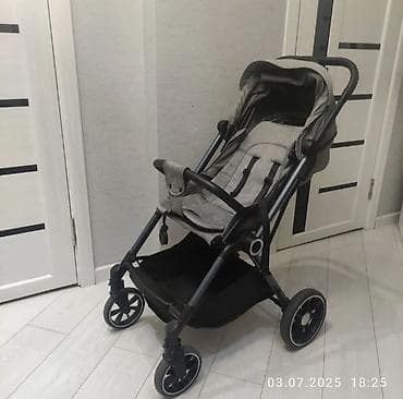 Прогулочная коляска-трость/коляска-книжка в сером цвете. Основные at lalafo.kg Прогулочная коляска-трость/коляска-книжка в сером цвете. Основные