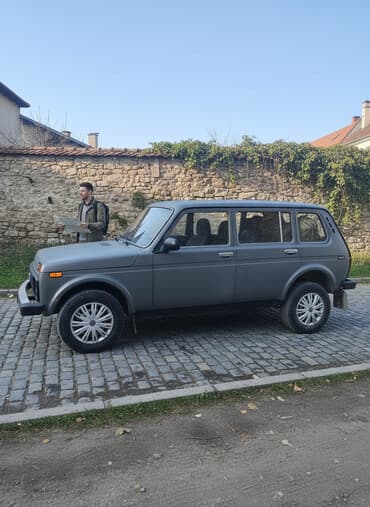 ВАЗ (ЛАДА) 4x4 Нива: 2006 г., 1.7 л, Механика, Бензин, Внедорожник at lalafo.kg ВАЗ (ЛАДА) 4x4 Нива: 2006 г., 1.7 л, Механика, Бензин, Внедорожник