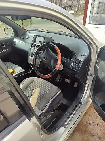 Toyota Gaia: 2003 г., Минивэн at lalafo.kg Toyota Gaia: 2003 г., Минивэн