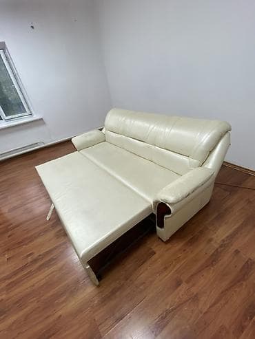 Прямой диван at lalafo.kg Прямой диван