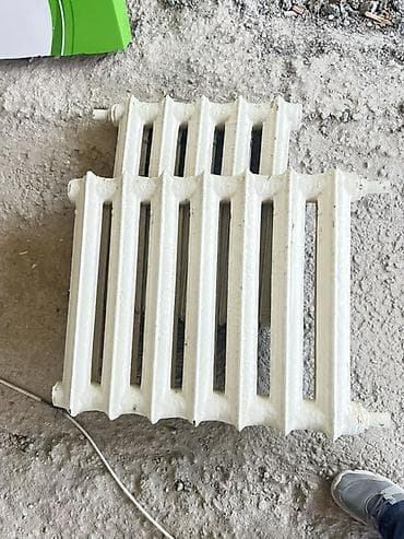 Продам чугунные радиаторы отопления В наличии 12 секций: — одна at lalafo.kg Продам чугунные радиаторы отопления В наличии 12 секций: — одна