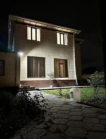 Просторный двухэтажный дом с участком и современным интерьером - Два at lalafo.kg Просторный двухэтажный дом с участком и современным интерьером - Два