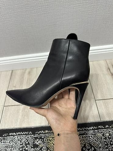 Натуральная кожа. Basconi. Брали за 15000 сом. Носили 3 раза . Размер at lalafo.kg Натуральная кожа. Basconi. Брали за 15000 сом. Носили 3 раза . Размер