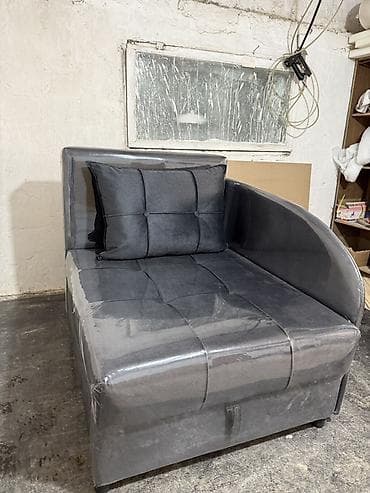 Кресло-тахта с подлокотником и подушкой - Компактный модульный at lalafo.kg Кресло-тахта с подлокотником и подушкой - Компактный модульный