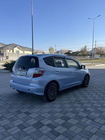 Honda Fit: 2009 г., 1.5 л, Автомат, Бензин, Хэтчбэк at lalafo.kg Honda Fit: 2009 г., 1.5 л, Автомат, Бензин, Хэтчбэк