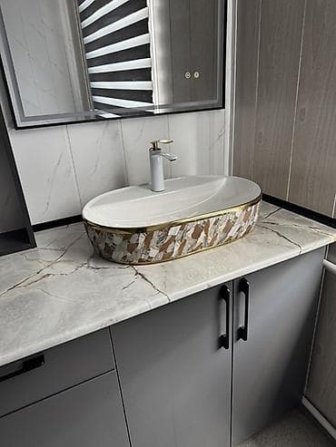 Кабинет/помещение в салоне для бьюти‑услуг - Отдельная комната в at lalafo.kg Кабинет/помещение в салоне для бьюти‑услуг - Отдельная комната в