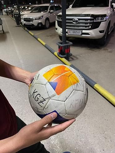 Футбольный мяч с матча национальной сборной Оригинал at lalafo.kg Футбольный мяч с матча национальной сборной Оригинал