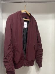 Стильный бомбер pull&bear оригинал 💯, состояние замечательное без at lalafo.kg Стильный бомбер pull&bear оригинал 💯, состояние замечательное без