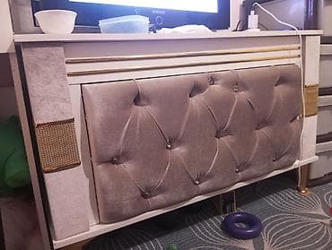 Туалетный столик, С зеркалом, цвет - Белый at lalafo.kg Туалетный столик, С зеркалом, цвет - Белый