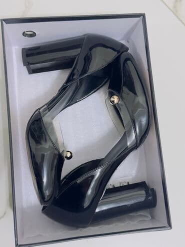 Женская обувь Обувь Туфли Лакированные Брендовые Очень удобная at lalafo.kg Женская обувь Обувь Туфли Лакированные Брендовые Очень удобная