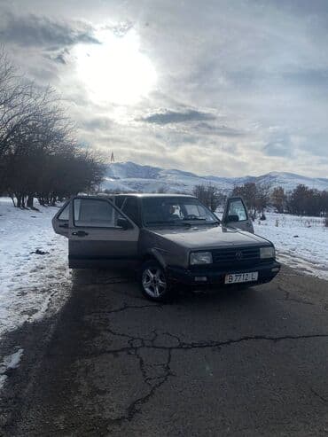 Volkswagen Jetta: 1987 г., 1.8 л, Механика, Бензин, Седан at lalafo.kg Volkswagen Jetta: 1987 г., 1.8 л, Механика, Бензин, Седан