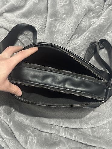 Барсетка, Coach, Материал: Натуральная кожа, Застежка на молнии, Множество карманов, Моющийся материал, Б/у at lalafo.kg — 5 Барсетка, Coach, Материал: Натуральная кожа, Застежка на молнии, Множество карманов, Моющийся материал, Б/у — 5