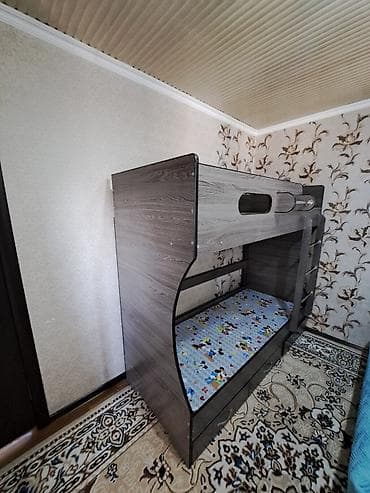 Двухъярусная детская кровать, Б/у, Другой материал, цвет - Коричневый at lalafo.kg Двухъярусная детская кровать, Б/у, Другой материал, цвет - Коричневый