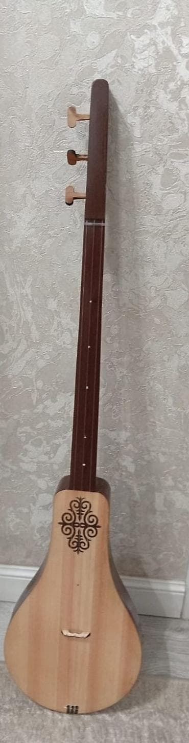 Музыкальный инструмент комуз, состаяния отлично не пользовался, нет at lalafo.kg Музыкальный инструмент комуз, состаяния отлично не пользовался, нет