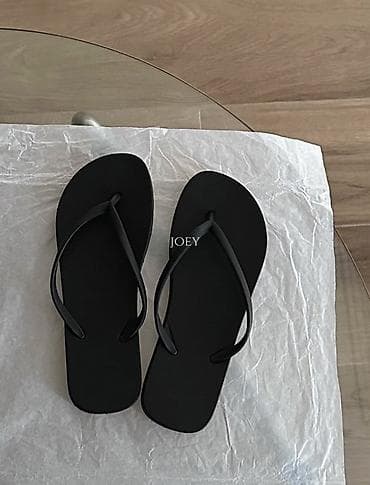 Минималистичные шлёпки, цвет черный, новые, размер 36 - Лаконичный at lalafo.kg Минималистичные шлёпки, цвет черный, новые, размер 36 - Лаконичный