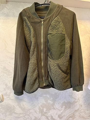 Кофта теплая б/у Очень теплая, сзади немного потерлась а в целом at lalafo.kg Кофта теплая б/у Очень теплая, сзади немного потерлась а в целом